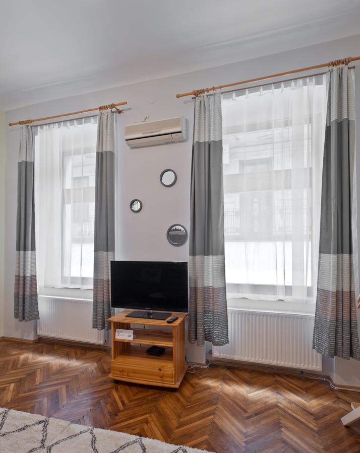 Capital Center Apartments Uelloi Budapeszt Zewnętrze zdjęcie
